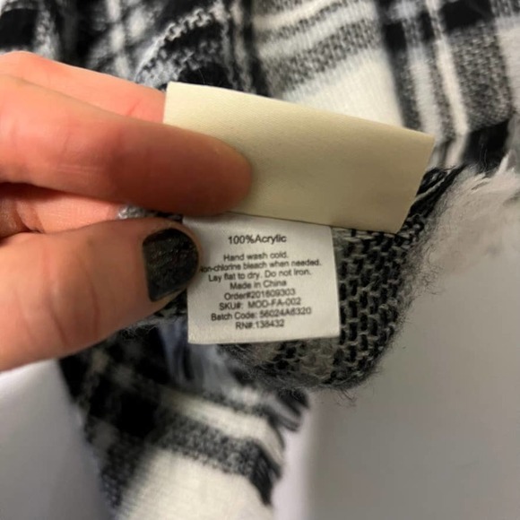 5/ $25  𝅺MODCLOTH Black White Plaid Blanket Scarf 55” x 55” - Picture 3 of 5